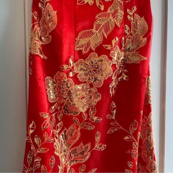 Chinese Cheongsam - Formal Red and Gold Embroidered Qipao - Picture 4 of 12